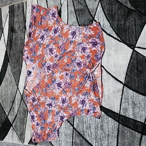 BUCKLE DAYTRIP  FLORAL PRINT V-NECK SHORT-SLEEVE BLOUSE TOP